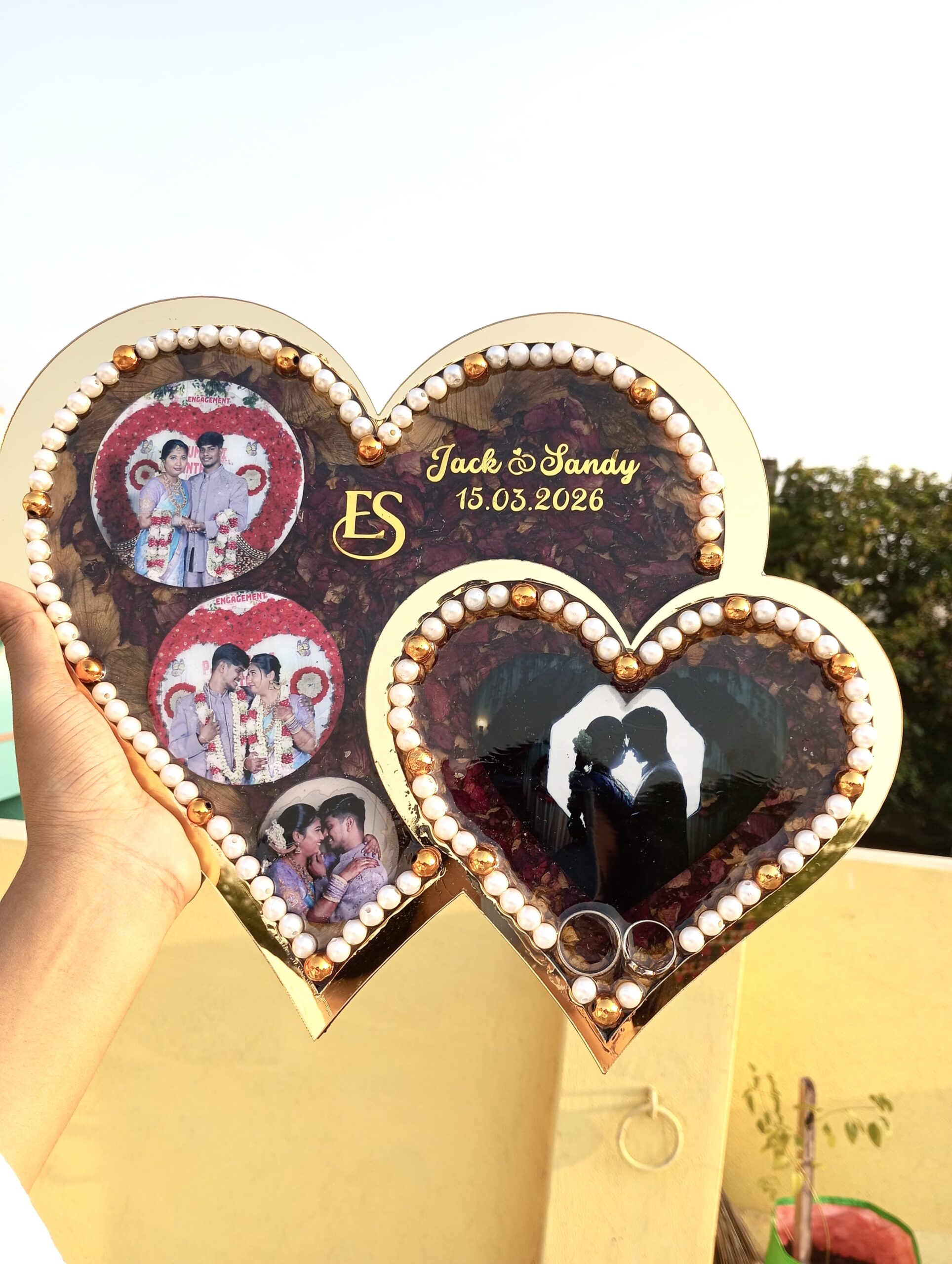 Double heart resin frame