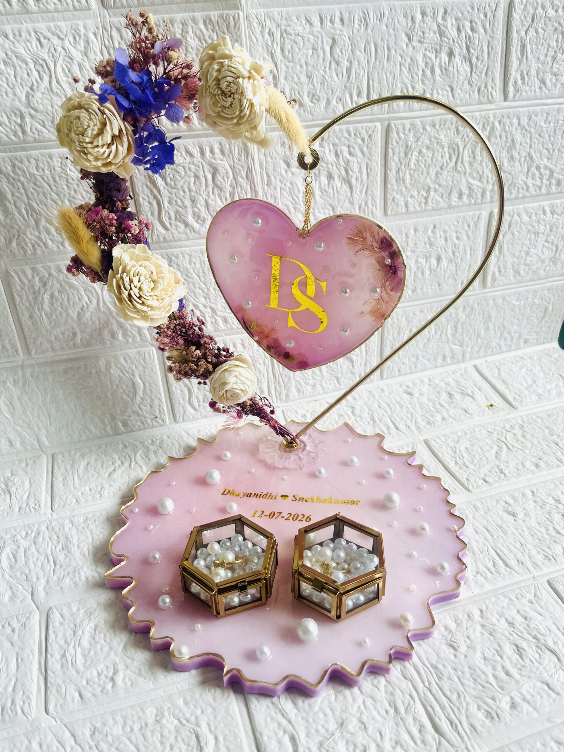 Engagement platter